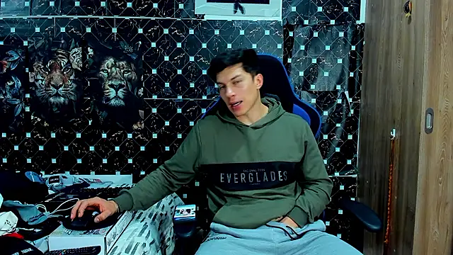 javiersexymann online show from 03-12-26, 11:11