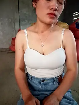 Snapshot of Findongg chatting on 09-19-25, 08:38 Findongg online show from 09-19-25, 08:38