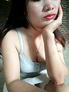 Snapshot of Findongg chatting on 09-25-25, 03:21 Findongg online show from 09-25-25, 03:21