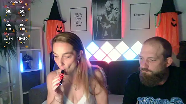 XBellaXundXUweX online show from 10-15-25, 08:47