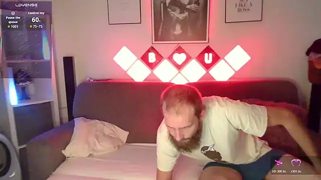 XBellaXundXUweX online show from 11-10-25, 08:19