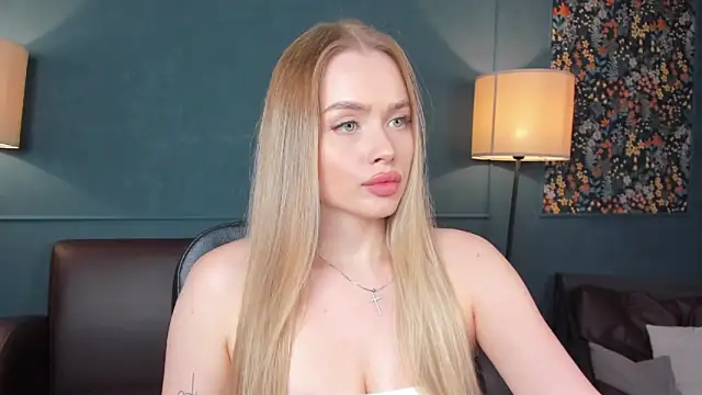 AvroraGoldie online show from 09-15-25, 10:26