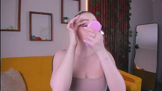 AvroraGoldie online show from 12-05-25, 03:37