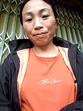 Snapshot of lucybaby00 chatting on 04-30-26, 10:32 lucybaby00 online show from 04-30-26, 10:32