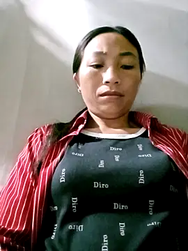 Snapshot of lucybaby00 chatting on 05-10-26, 10:37 lucybaby00 online show from 05-10-26, 10:37