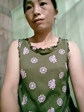 Snapshot of lucybaby00 chatting on 06-23-26, 10:30 lucybaby00 online show from 06-23-26, 10:30