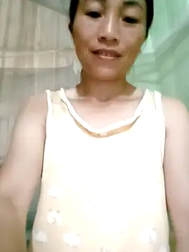 Snapshot of lucybaby00 chatting on 06-25-26, 10:47 lucybaby00 online show from 06-25-26, 10:47