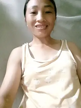 Snapshot of lucybaby00 chatting on 07-12-26, 12:40 lucybaby00 online show from 07-12-26, 12:40