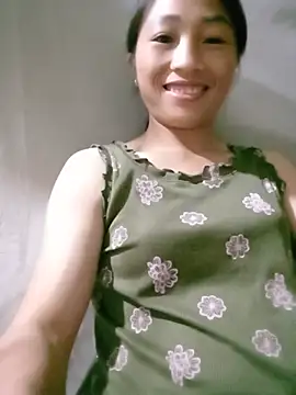 Snapshot of lucybaby00 chatting on 07-26-26, 11:44 lucybaby00 online show from 07-26-26, 11:44