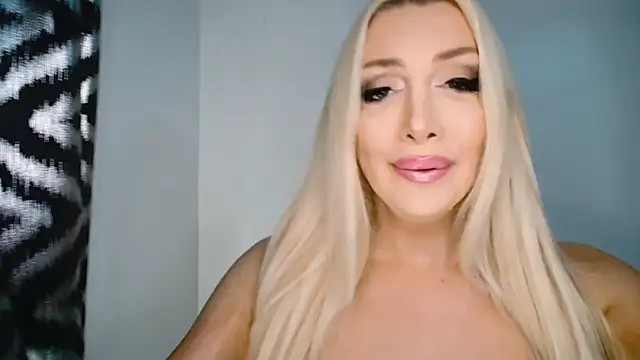 Snapshot of BarbiLive chatting on 11-06-25, 07:20 BarbiLive online show from 11-06-25, 07:20