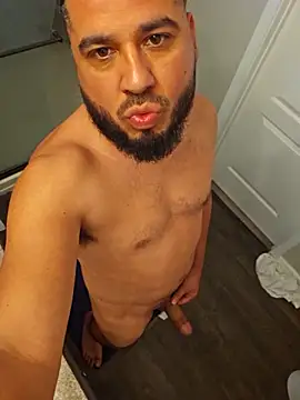 Snapshot of mrdaddy1984 chatting on 12-20-25, 10:39 mrdaddy1984 online show from 12-20-25, 10:39