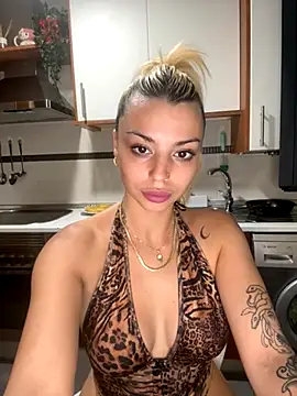 Snapshot of NoeliaGarcia17 chatting on 09-16-25, 08:21 NoeliaGarcia17 online show from 09-16-25, 08:21