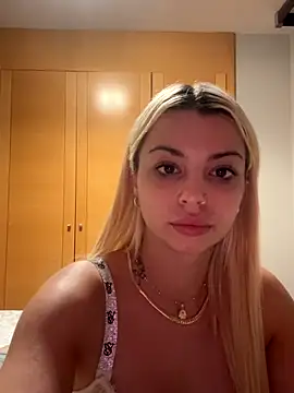 Snapshot of NoeliaGarcia17 chatting on 09-19-25, 02:24 NoeliaGarcia17 online show from 09-19-25, 02:24
