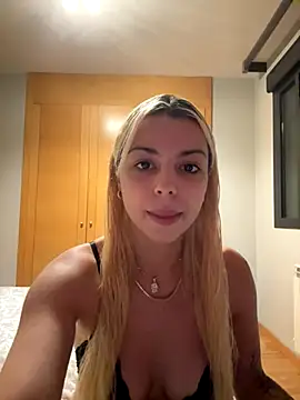 Snapshot of NoeliaGarcia17 chatting on 09-19-25, 07:03 NoeliaGarcia17 online show from 09-19-25, 07:03