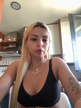 Snapshot of NoeliaGarcia17 chatting on 10-01-25, 02:12 NoeliaGarcia17 online show from 10-01-25, 02:12