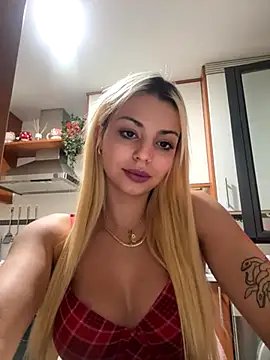 Snapshot of NoeliaGarcia17 chatting on 10-08-25, 07:44 NoeliaGarcia17 online show from 10-08-25, 07:44