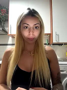 Snapshot of NoeliaGarcia17 chatting on 10-11-25, 09:46 NoeliaGarcia17 online show from 10-11-25, 09:46