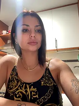 Snapshot of NoeliaGarcia17 chatting on 10-18-25, 10:21 NoeliaGarcia17 online show from 10-18-25, 10:21