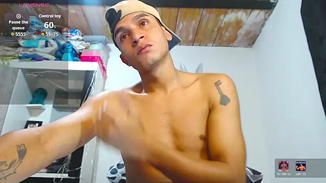 Snapshot of Angel_latinboy chatting on 02-07-26, 02:10 Angel latinboy online show from 02-07-26, 02:10