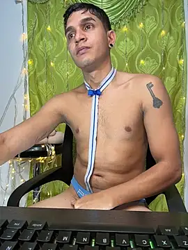 Snapshot of Angel_latinboy chatting on 02-24-26, 04:16 Angel latinboy online show from 02-24-26, 04:16