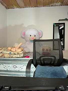 Angel latinboy online show from 04-18-26, 12:31