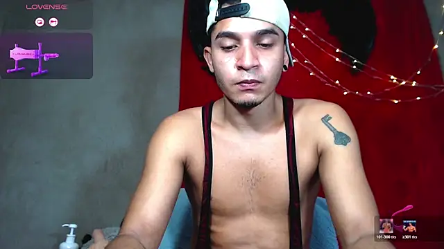 Angel latinboy online show from 05-25-26, 01:28