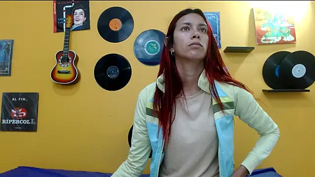 Snapshot of skinnyverus18 chatting on 12-20-25, 07:48 skinnyverus18 online show from 12-20-25, 07:48