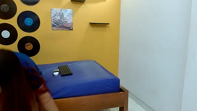 Snapshot of skinnyverus18 chatting on 02-07-26, 07:06 skinnyverus18 online show from 02-07-26, 07:06