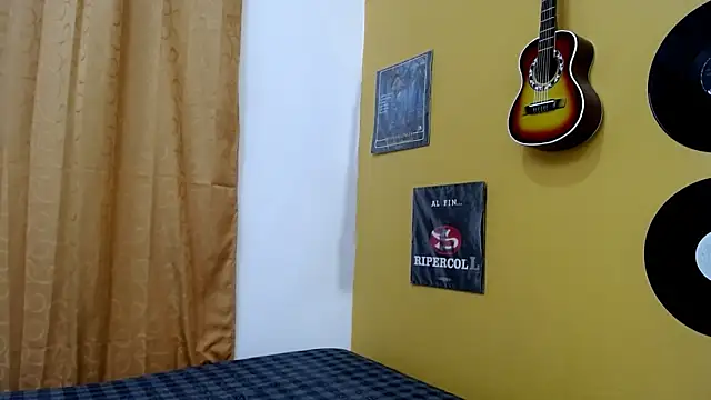 Snapshot of skinnyverus18 chatting on 02-12-26, 07:42 skinnyverus18 online show from 02-12-26, 07:42