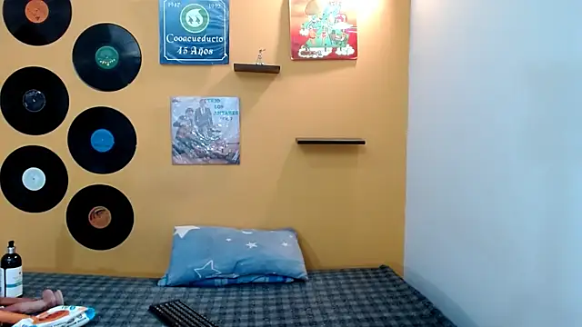 skinnyverus18 online show from 03-21-26, 07:50