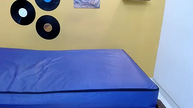 skinnyverus18 online show from 04-03-26, 07:01