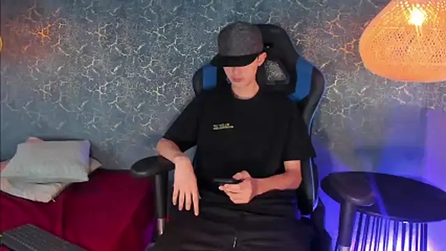 ArthurCox online show from 11-21-25, 07:34