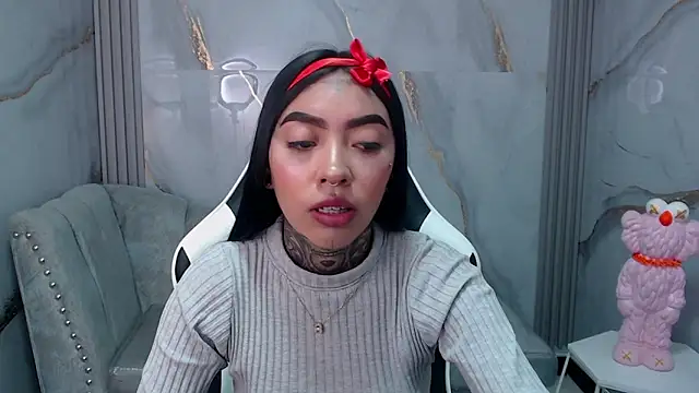 Ashley Blum v online show from 09-11-25, 07:36