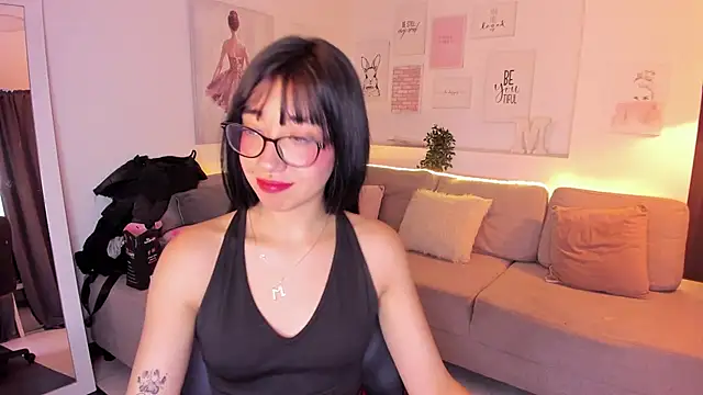 Miacorner  online show from 10-30-25, 09:48