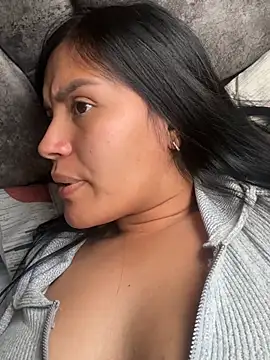 MacaW09 online show from 04-19-26, 09:28