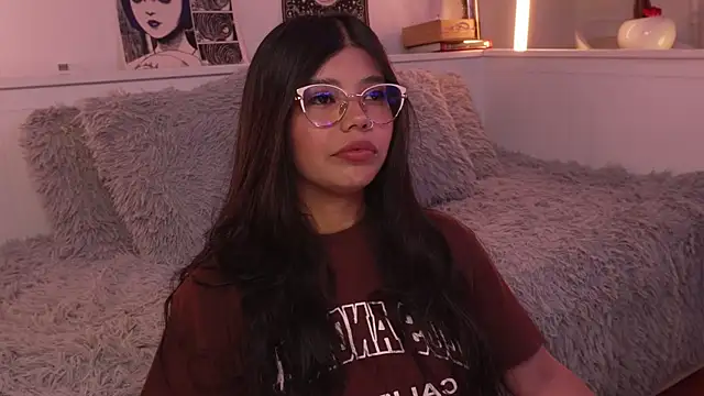 sophieee art online show from 03-25-26, 03:56