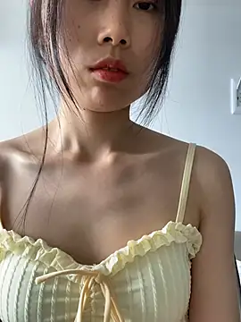 xiaoya8866 online show from 06-04-26, 05:24