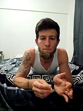 Snapshot of Couplesplay1 chatting on 09-14-25, 09:52 Couplesplay1 online show from 09-14-25, 09:52