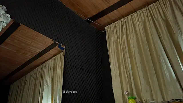 Snapshot of gigifontaine__ chatting on 01-11-26, 08:58 gigifontaine online show from 01-11-26, 08:58