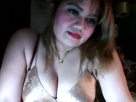 Snapshot of Miss_Heart chatting on 09-25-25, 08:34 Miss Heart online show from 09-25-25, 08:34