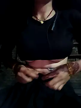 Snapshot of SpicyRoshni chatting on 04-15-26, 06:15 SpicyRoshni online show from 04-15-26, 06:15