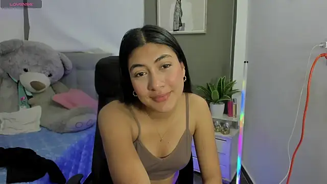 Snapshot of Allison_19__ chatting on 12-05-25, 05:16 Allison 19 online show from 12-05-25, 05:16