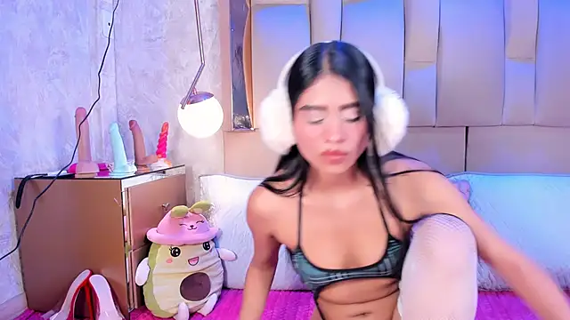 AngeliqueRouse online show from 11-28-25, 09:50