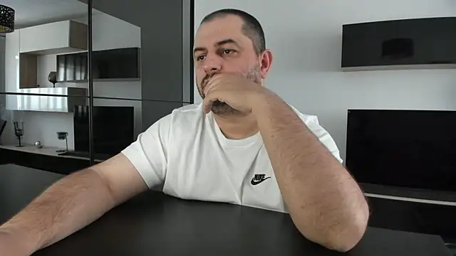 Snapshot of DravenPeak chatting on 06-16-26, 01:25 DravenPeak online show from 06-16-26, 01:25