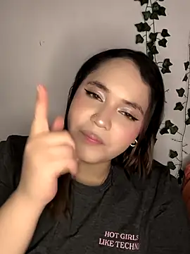 butterfly777  online show from 04-10-26, 01:44