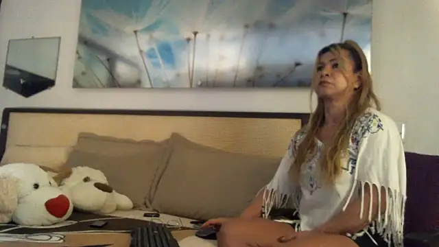 Mirianzapata 1 online show from 04-17-26, 06:05