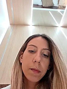 Snapshot of PetiteSecrets chatting on 09-08-25, 07:24 PetiteSecrets online show from 09-08-25, 07:24