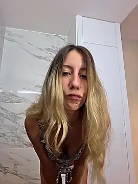 Snapshot of PetiteSecrets chatting on 09-20-25, 07:53 PetiteSecrets online show from 09-20-25, 07:53