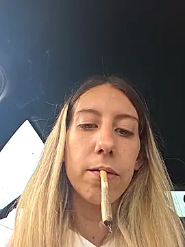 Snapshot of PetiteSecrets chatting on 09-29-25, 02:00 PetiteSecrets online show from 09-29-25, 02:00