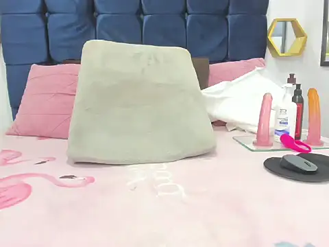 candy big tits18 online show from 10-22-25, 12:00